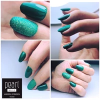 Kép 2/9 - Csillámos zöld körmök - Flip-flop Glitter spray és 281 Classic gél lakk 