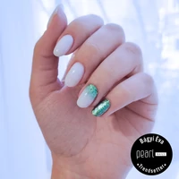 Kép 3/4 - Zöld csillámos dekorzselé - Pearl Nails Glam Decor Gel