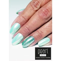 Kép 3/5 - Csillogós menta körmök Glamorous és Premium Finish színes zselékkel, Aurora porral díszítve 