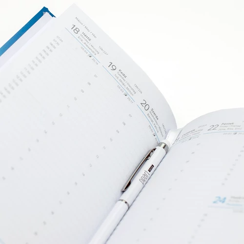 Pearl Nails Határidőnapló 2026 - belseje